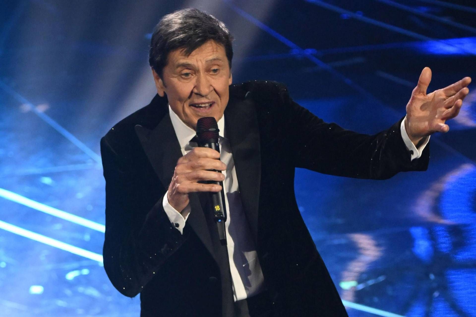 永恒男孩詹尼·莫兰迪 (Gianni Morandi) 今天满 80 岁了 永恒男孩詹尼·莫兰迪 (Gianni Morandi) 今天满 80 岁了