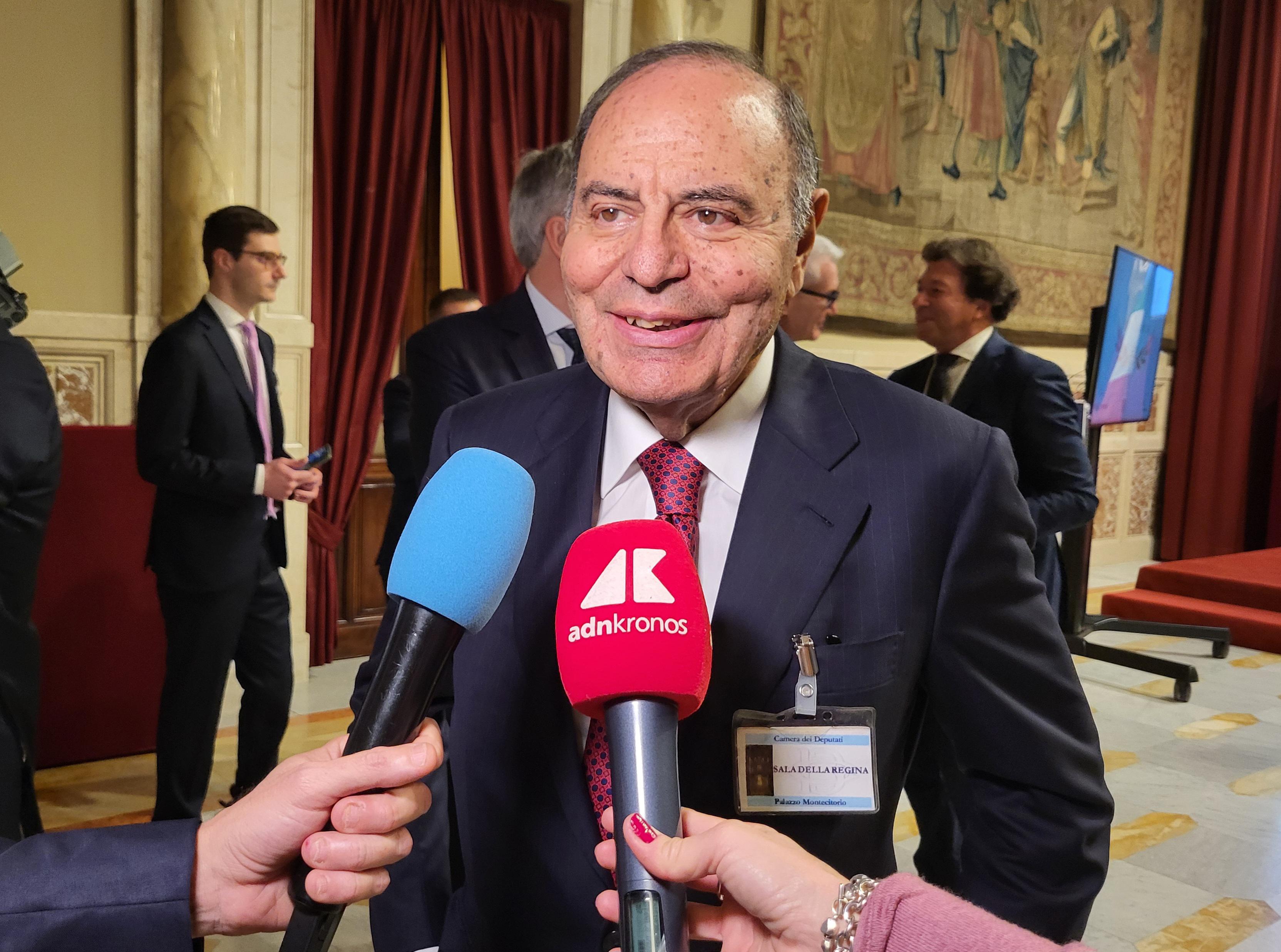 “Gazeteciliğin en ünlü ve etkili isimlerinden biri”