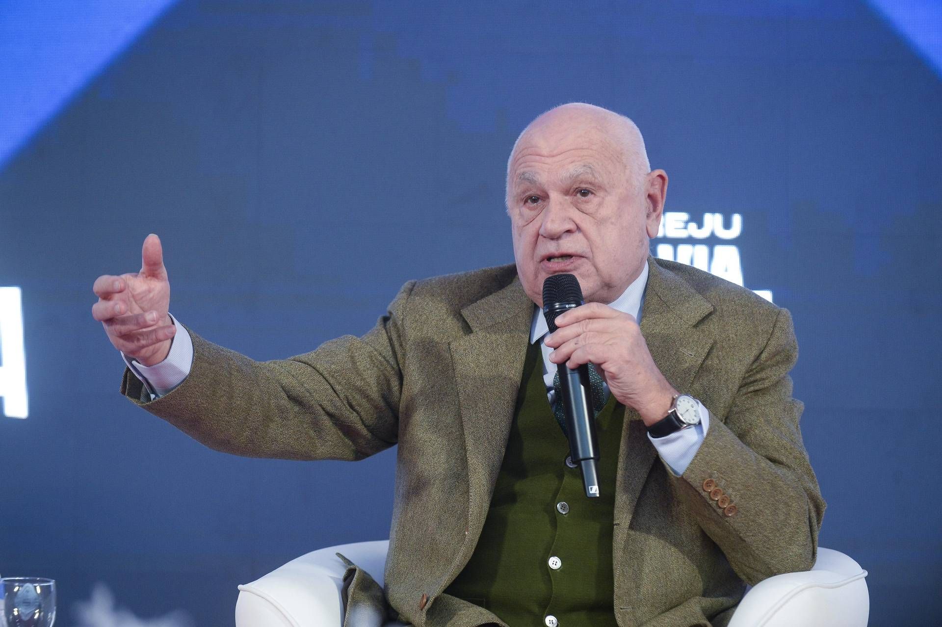 Kariyer ayrımı: Bakan Nordio Atreju'da konuşuyor