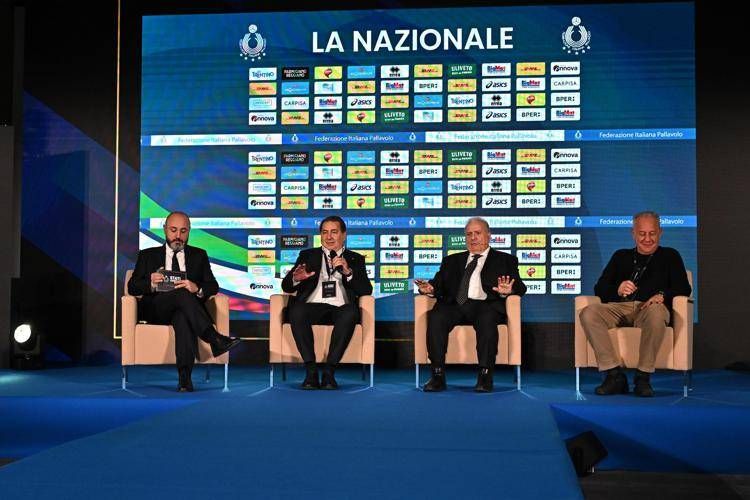 Da sinistra: Julio Velasco, Giuseppe Manfredi e Ferdinando De Giorgi - Galbiati/FIPAV