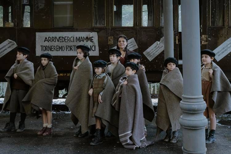 Una scena da 'Il treno dei bambini' - (Anna Camerlingo per Netflix)