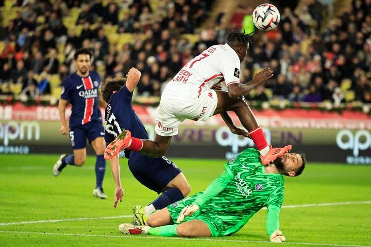 Il fallo di Singo su Donnarumma