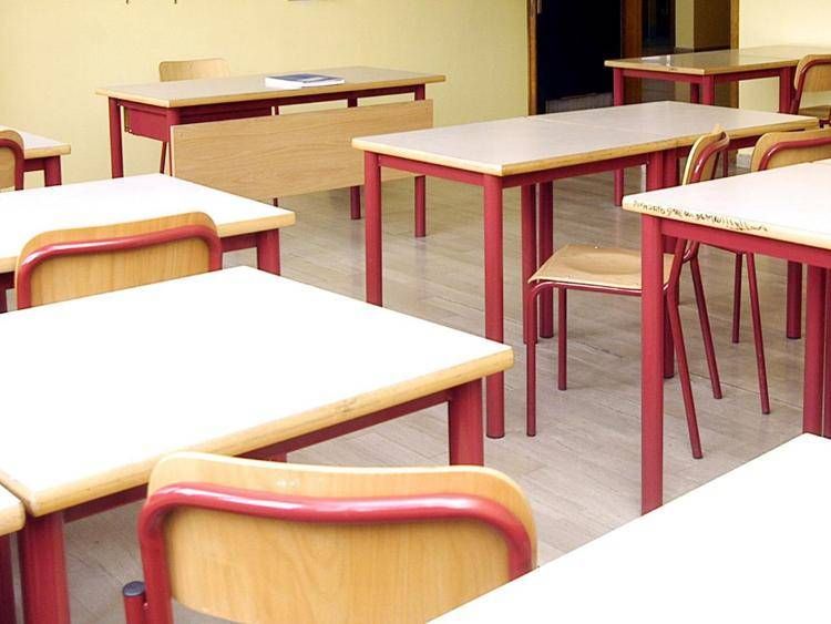 Carta docente 2025-2026 attiva da oggi, inclusi i precari: importo e come richiederla