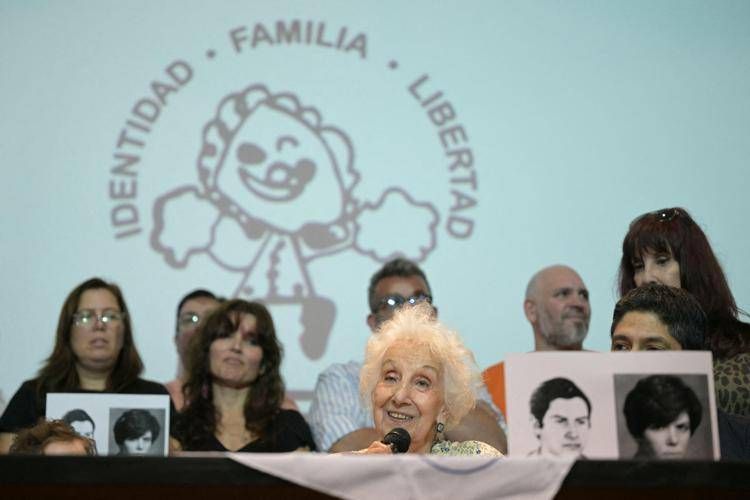 La presidente delle Nonne di Plaza de Mayo (Afp)