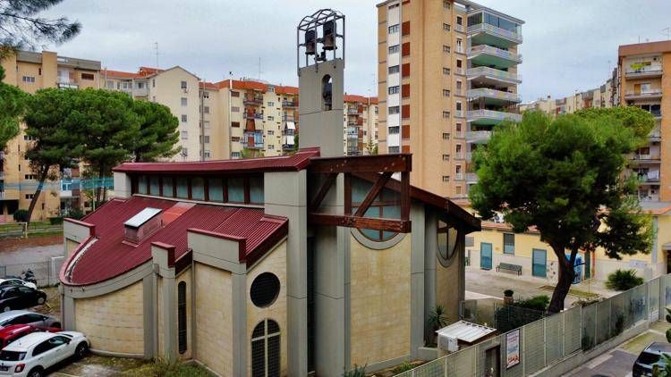 La chiesa di San Giovanni Battista di Bari dove è stato ritrovato il neonato morto nella culla termica - Fotogramma