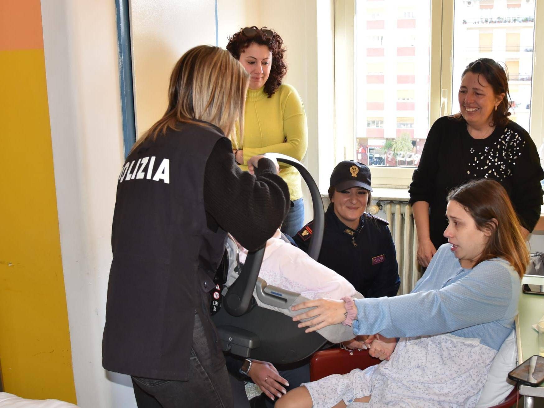 cosenza mamamma valeria riabbraccia figlia sofia6