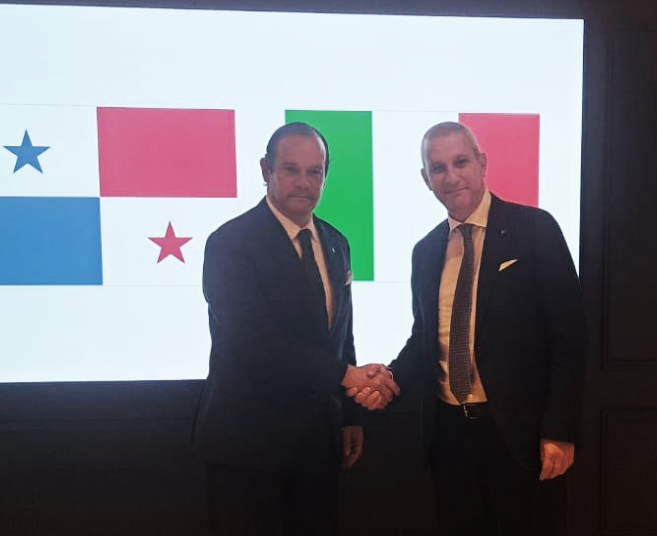 “Panama Trump'tan korkuyor. Ama İtalya görevlerin önünde Almanya'dan daha iyi”