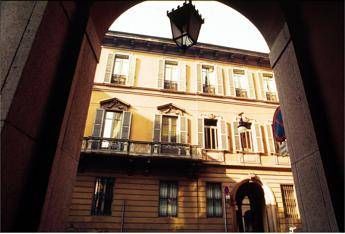 Mediobanca rinvia assemblea di lunedì, si terrà il 25 settemb