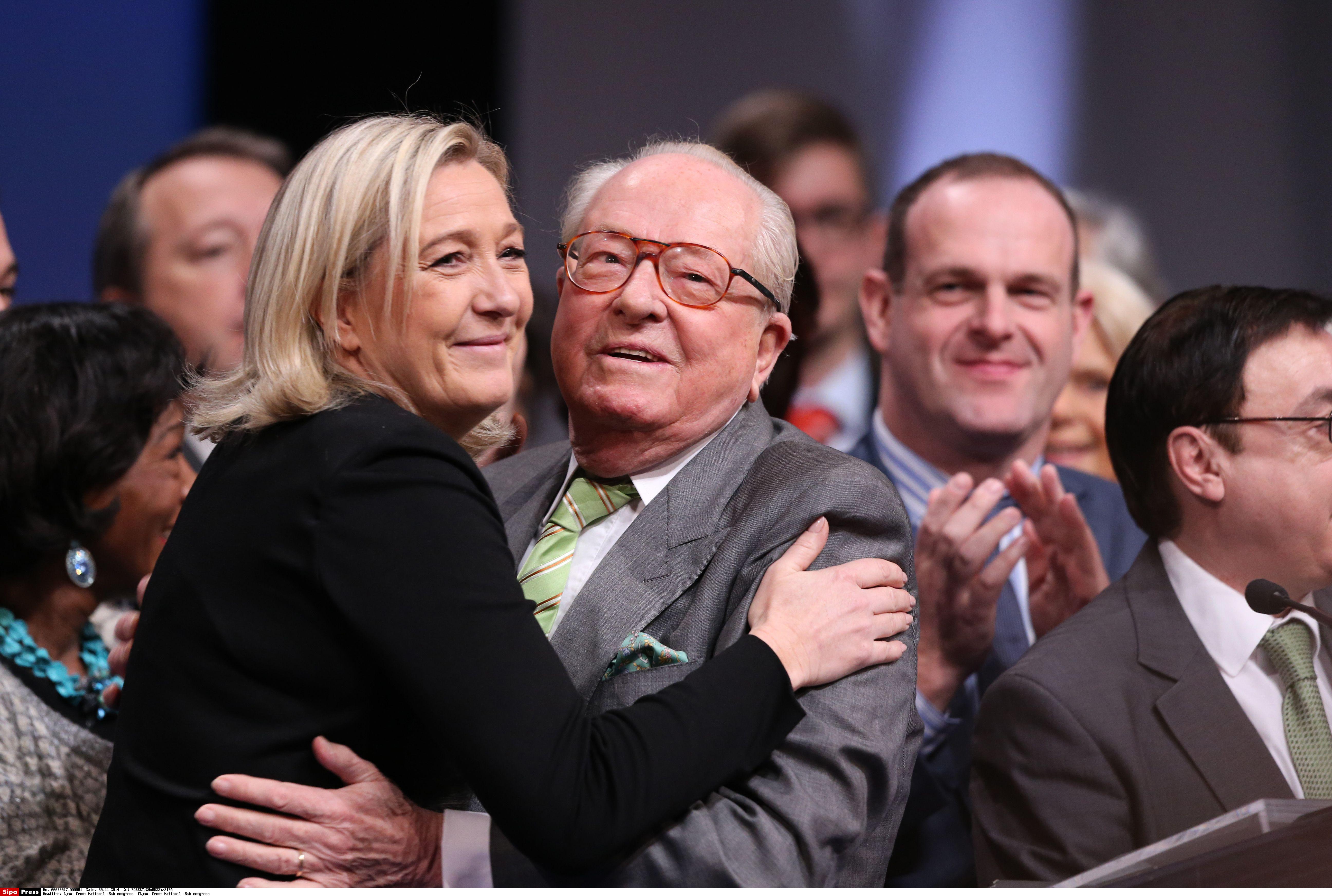Jean Marie Le Pen'in mezarı gece vandalize edildi