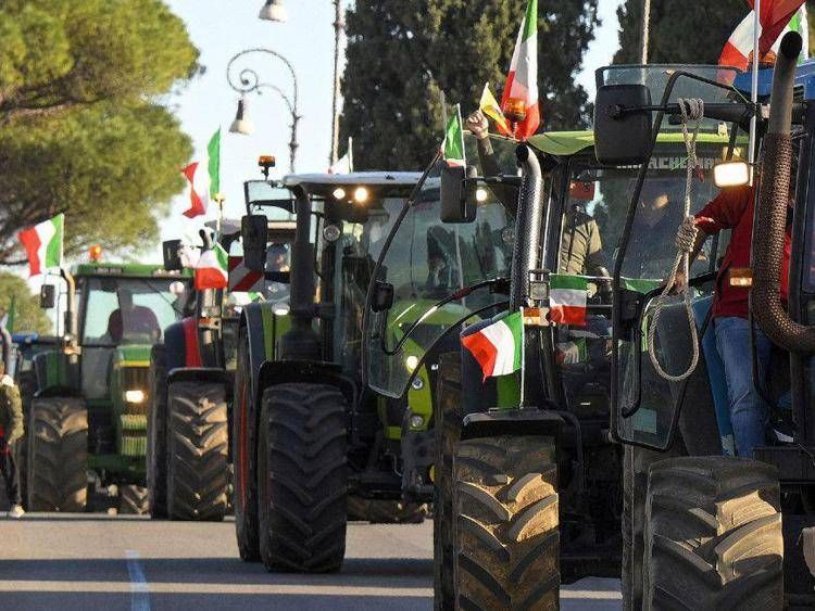 Roma, un momento della manifestazione degli agricoltori a febbraio 2024 (Fotogramma) 