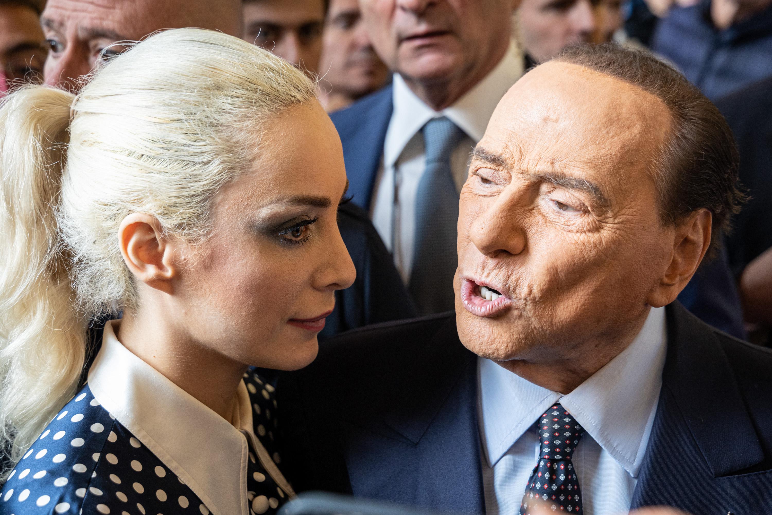 Fascina, Sevgililer Günü için Berlusconi'ye özel adanmışlık: Mesaj