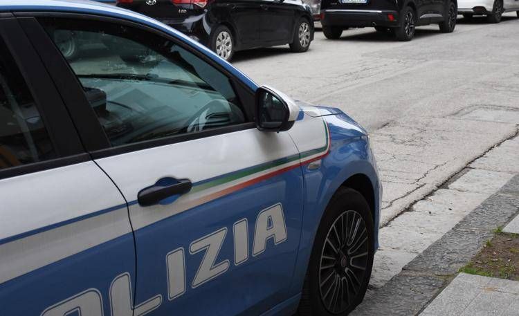 Roma, 25enne trovata morta in casa: sequestrati i cellulari a casa del compagno Roma, 25enne trovata morta in casa: sequestrati i cellulari a casa del compagno