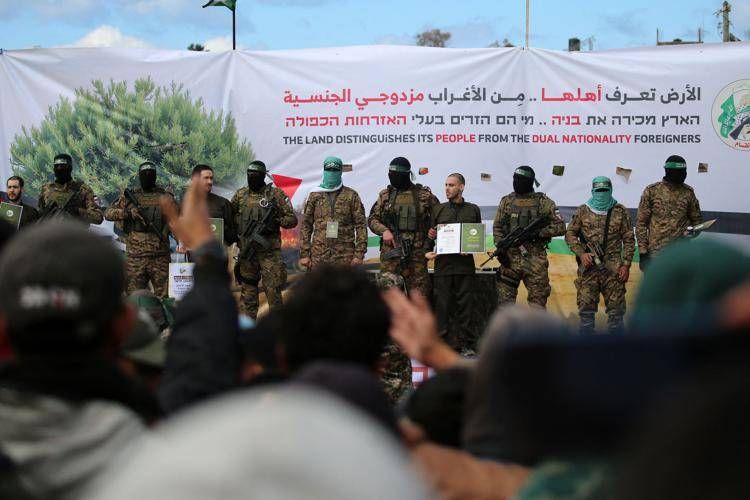 I tre ostaggi - Eliya Cohen, Omer Shem Tov e Omer Wenkert - iberati da Hamas - (Afp)
