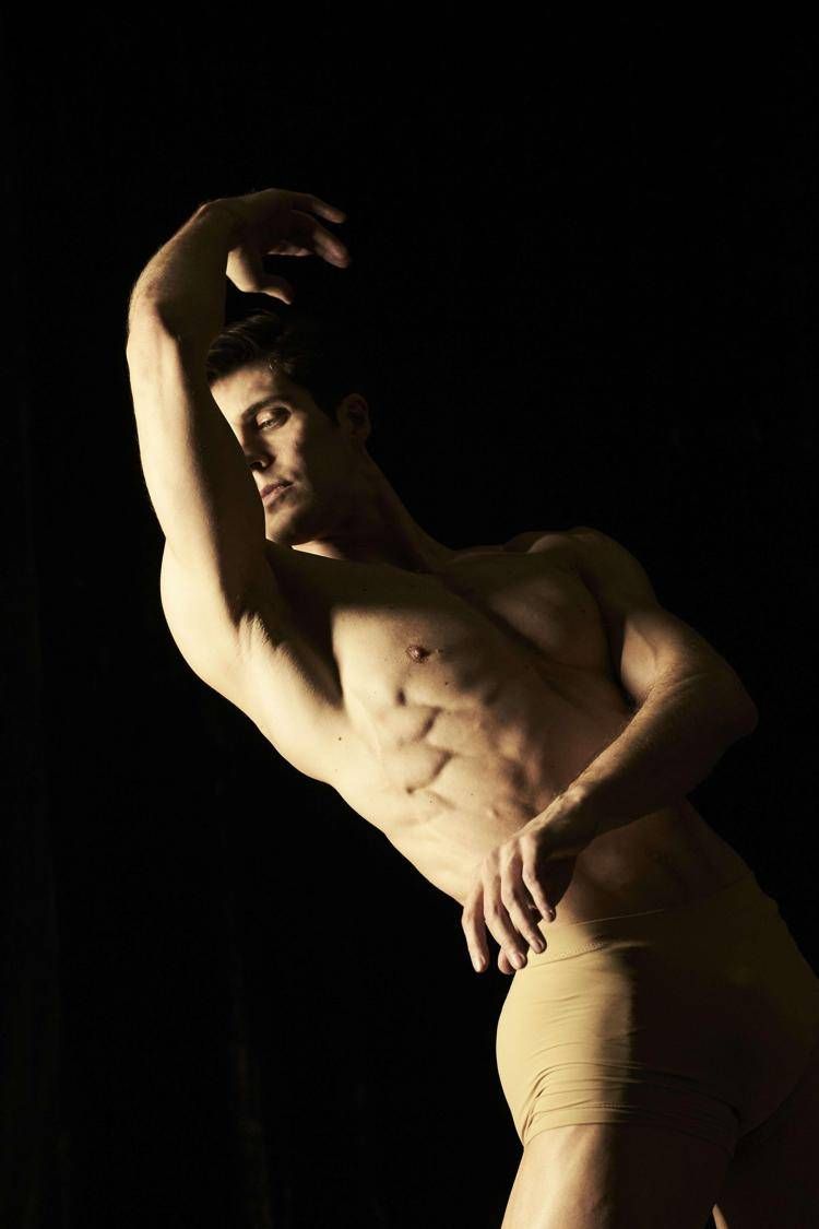 Roberto Bolle - (foto Giovanni Gastel)
