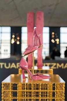 Alcuni modelli della nuova collezione Stuart Weitzman