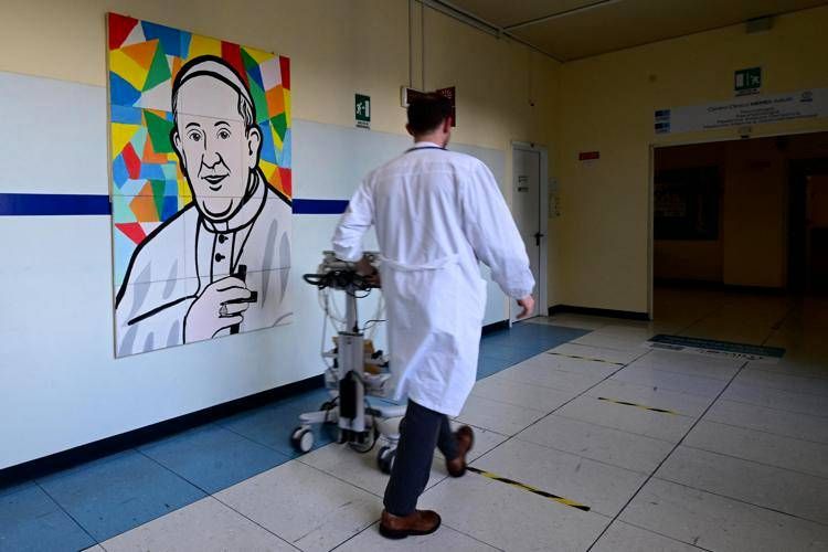 Il Gemelli dove è ricoverato Papa Francesco - (Afp)