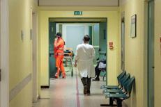 Una corsia d'ospedale - (Fotogramma/Ipa)