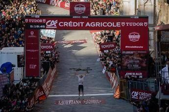 Ciclismo, Strade Bianche apre sabato la stagione dei big. Pogacar punta al tris Ciclismo, Strade Bianche apre sabato la stagione dei big. Pogacar punta al tris