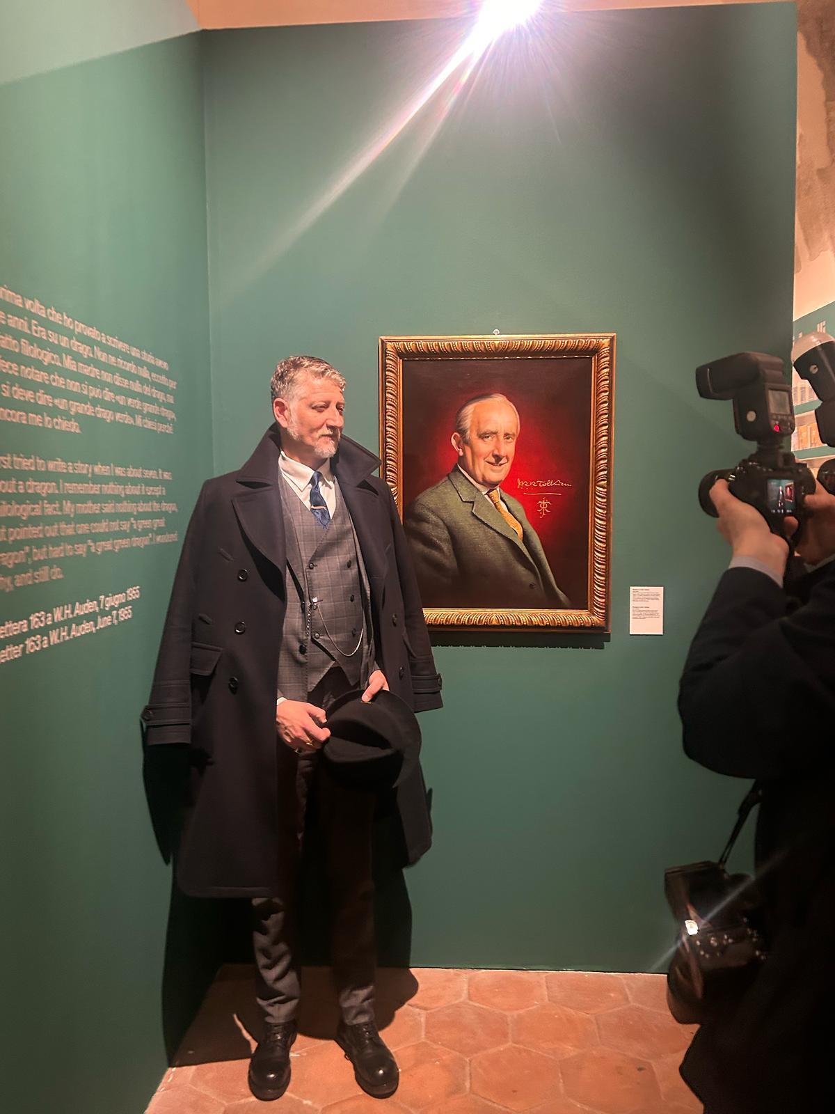 Catania'da 'Tolkien sergisi. Adam, profesör, yazar 'palazzo della cultura'da