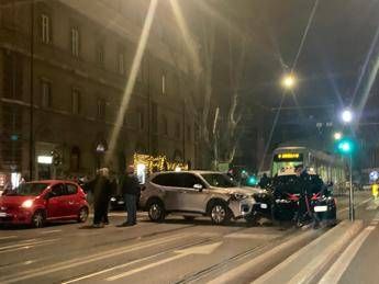 auto contro Alfa Romeo carabinieri, no feriti auto contro Alfa Romeo carabinieri, no feriti