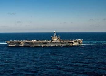 Houthi attaccano portaerei Usa nel Mar Rosso: 