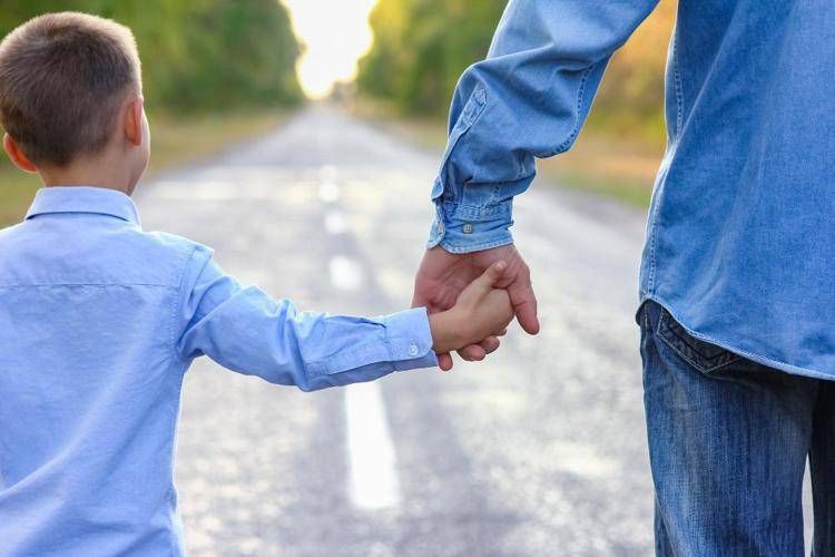 Consulta. Pro Vita Famiglia: su adozioni privilegiare famiglie con padre e madre