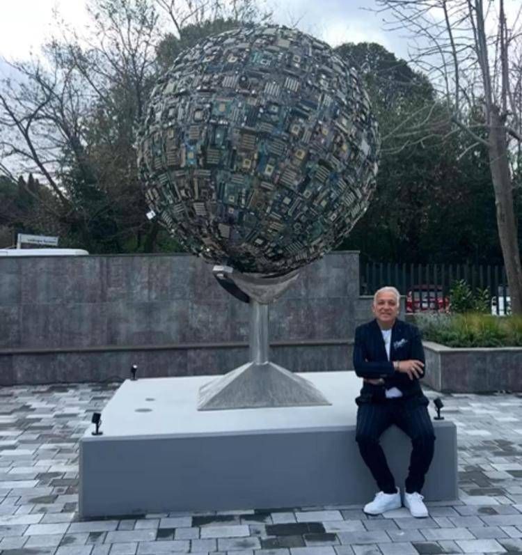 È l'artista crotonese Mario Sposato il vincitore del premio 