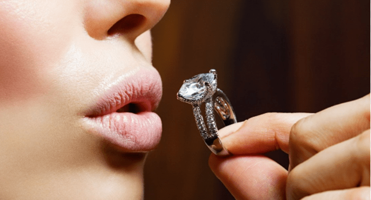Anello di fidanzamento, Pecuniami: 