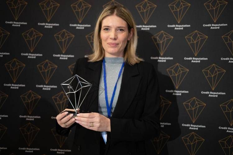 Dafne Russo MAYERMOOVER CR Award
