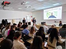 Gli studenti dell'Univpm a lezione con i carabinieri di Ancona