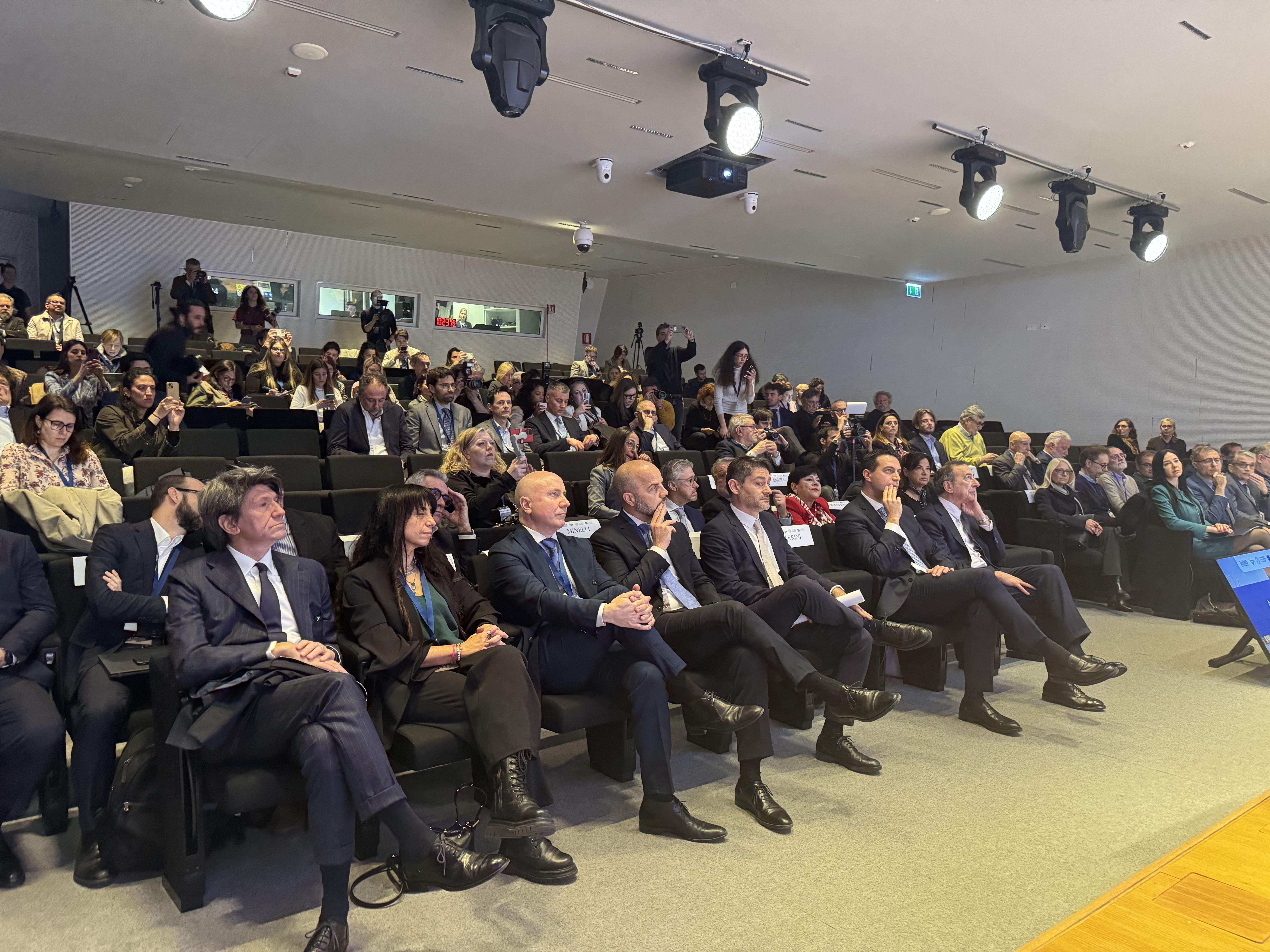 “Milano ve Rho Belediye Başkanlarına ve Lombardy bölgesine teşekkür ediyorum”