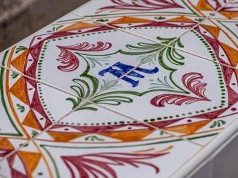 ‘Le Panchine delle Meraviglie', le immagini dell'opera d’arte collettiva realizzata da 9 artisti siciliani