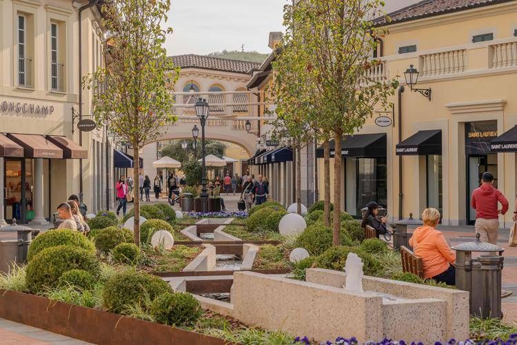Serravalle Designer Outlet, 25 anni di storia del primo outlet italiano