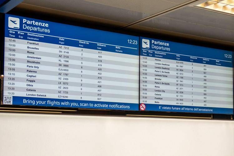 Aeroporto, voli in partenza (Ipa)