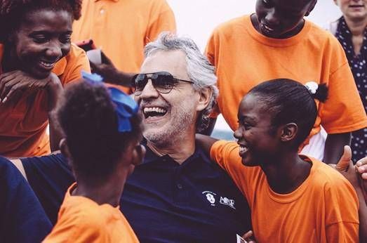 Hasta Jubilee, Bocelli: “Döşemesiz hemşireler, minnettar”
