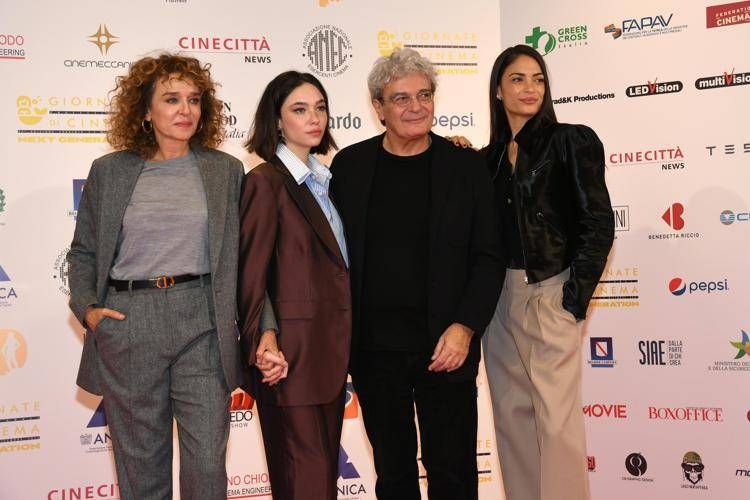 Valeria Golino, Matilde De Angelis, Mario Martone ed Elodie - Ipa