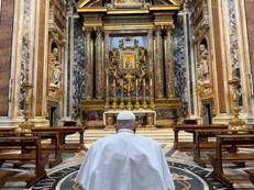 Papa Francesco a Santa Maria Maggiore (Foto Sala Stampa Vaticana)
