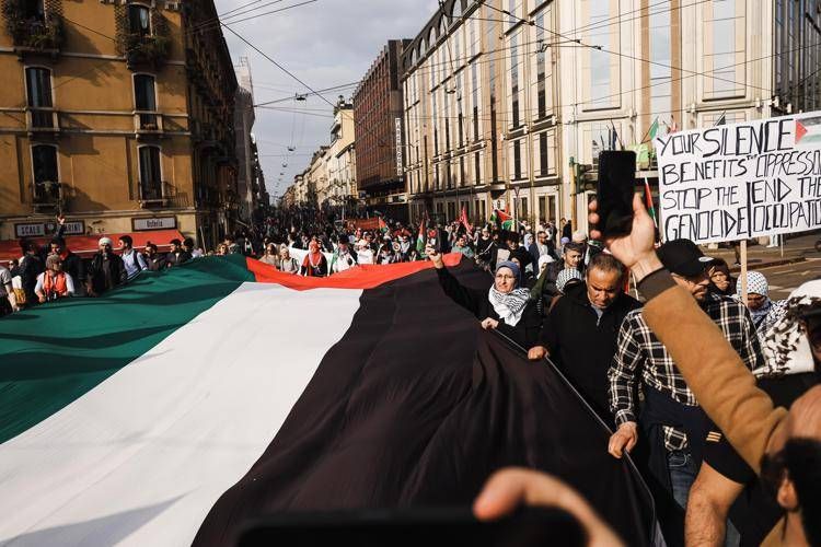 Corteo Pro Palestina a Milano - (Ipa)