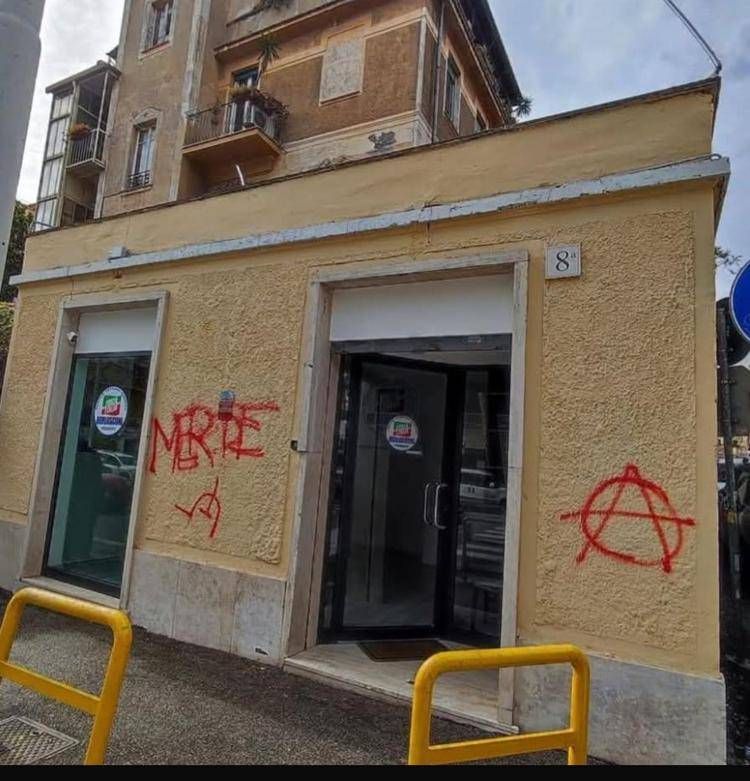 Vandalizzata sede Forza Italia in III municipio