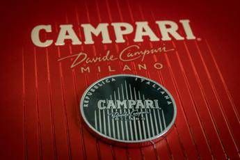Campari: scocca l'ora della moneta, vale 4 euro