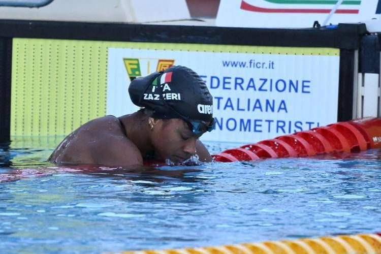 Nuoto, Sara Curtis batte record Federica pellegrini nei 100 stile libero Nuoto, Sara Curtis batte record Federica pellegrini nei 100 stile libero