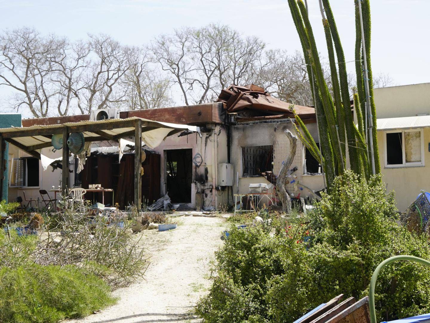 Casa bruciata all'ingresso del kibbutz Nir Oz, Israele