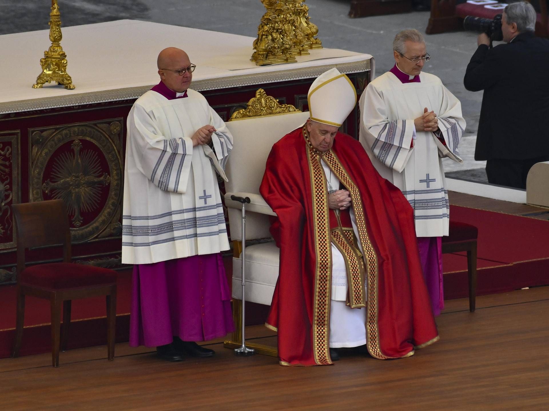 Papa Francesco celebra i funerali del papa emerito Benedetto XVI, nel 2023