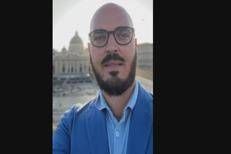 Papa Francesco, fedeli e autorità per l'omaggio al Pontefice - Video