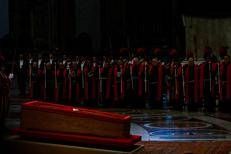 Bara di Papa Francesco a San Pietro - (Afp)