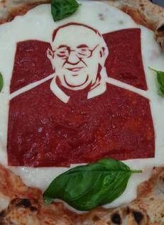 La pizza con il volto del Santo Padre donata a Papa Francesco nel 2018