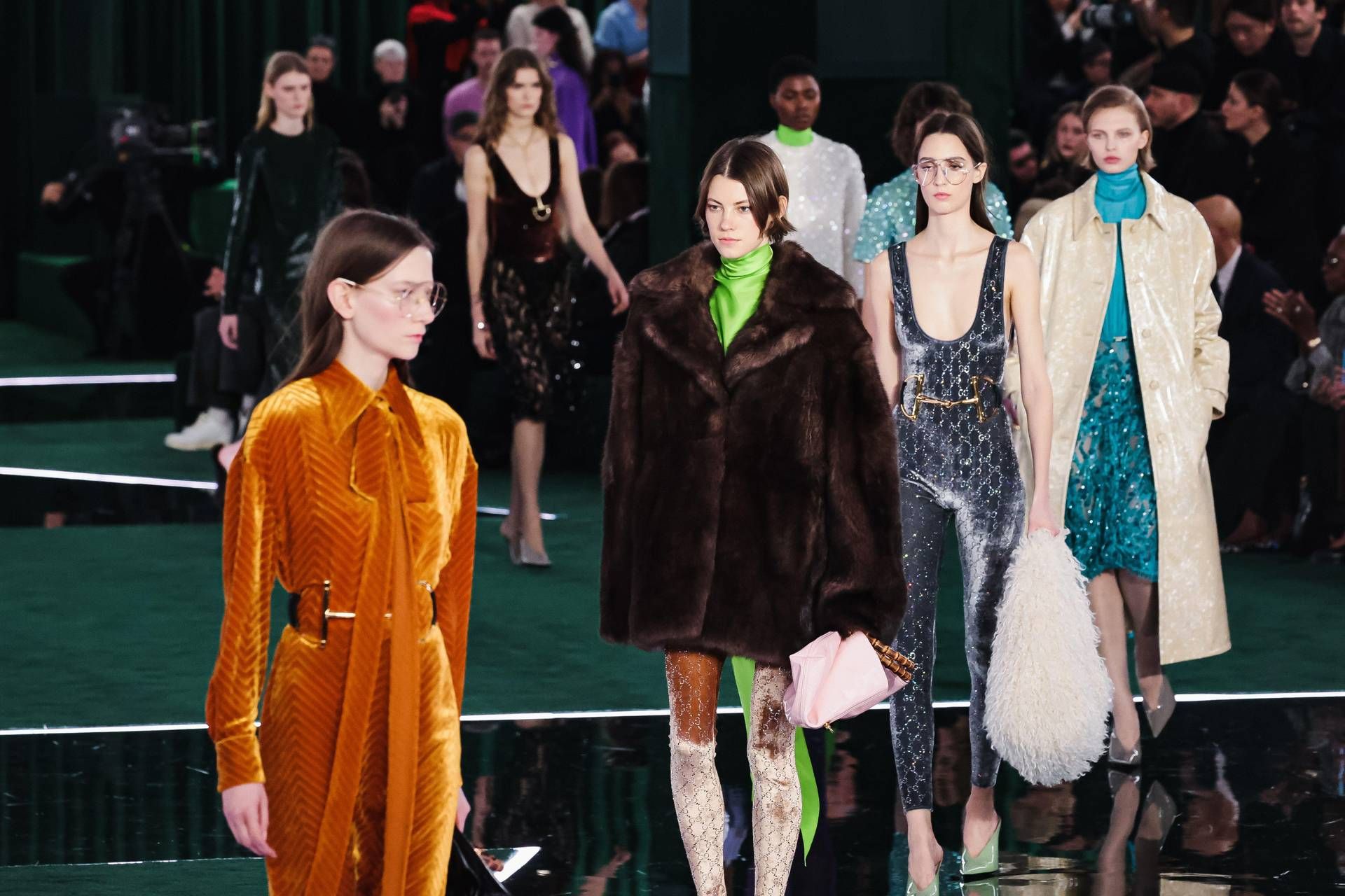 Kering, Gucci hala hesapları gönderiyor