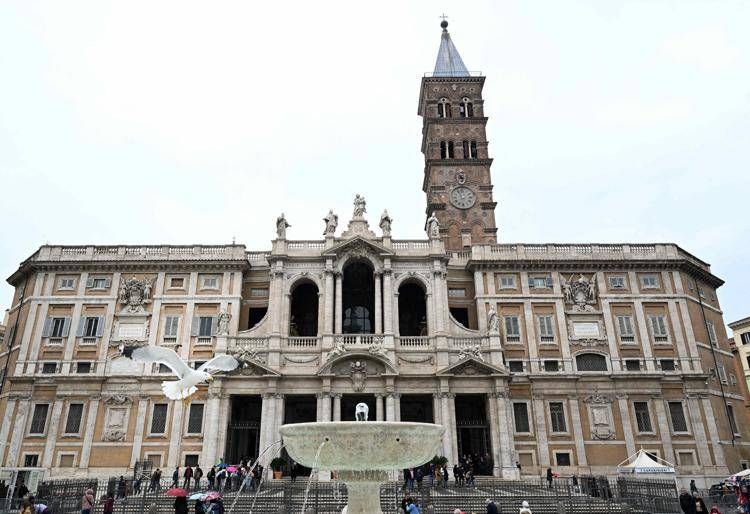 Papa Francesco, marmo dalla Liguria per il suo sepolcro e la sola iscrizione 'Franciscus' - Foto