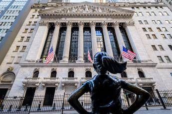 Borsa: lusso in chiaroscuro, titoli in flessione ma speranze su dossier Usa-Cina