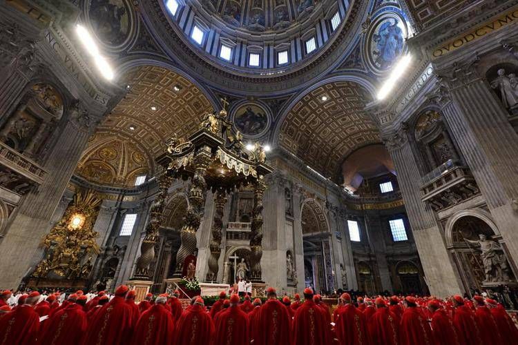 Cardinali a San Pietro (Afp)